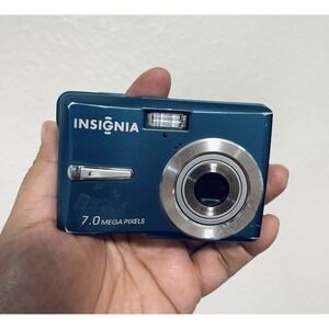 Insignia 10.0 MP Digital Camera NS-DSC10B Blue with SD Card For Parts - Not Test